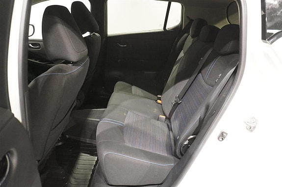 Nissan Leaf 5 of 12