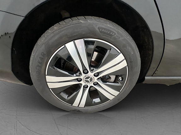 Mercedes-Benz C300 30 of 30