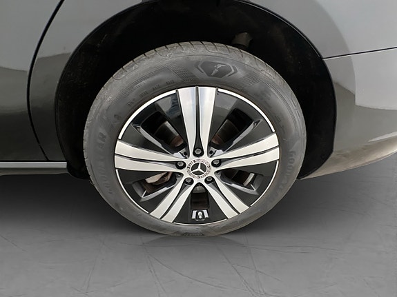 Mercedes-Benz C300 29 of 30