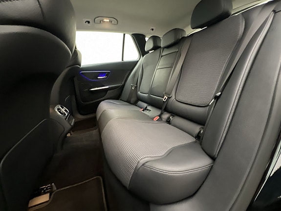 Mercedes-Benz C300 12 of 30