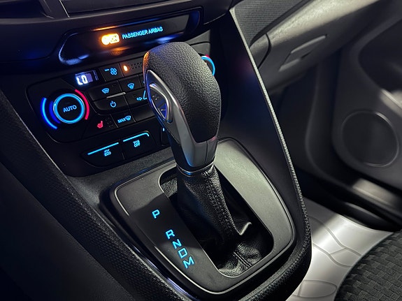 Ford Transit Connect 17 of 18