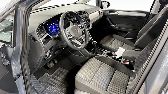 Volkswagen Touran 7 of 11