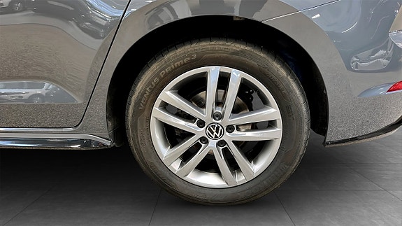 Volkswagen Touran 6 of 11