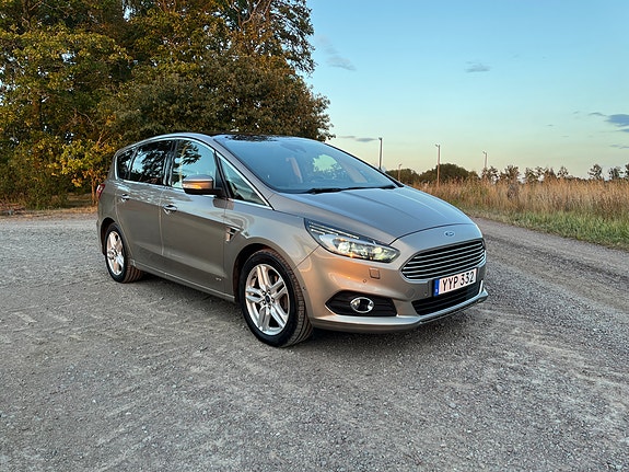 Ford S-MAX 3 of 16