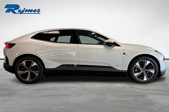 Polestar 4 2 of 22