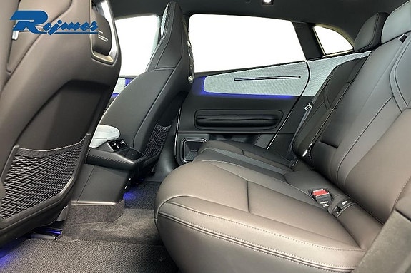 Polestar 4 7 of 22