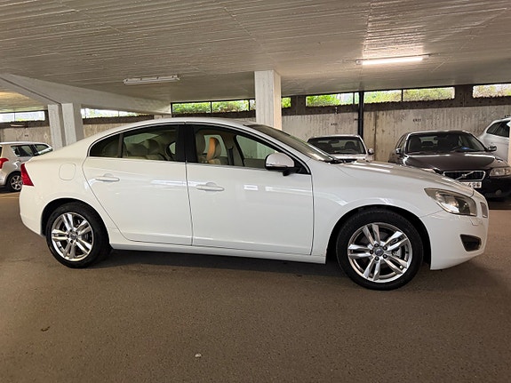 Volvo S60 4 of 18
