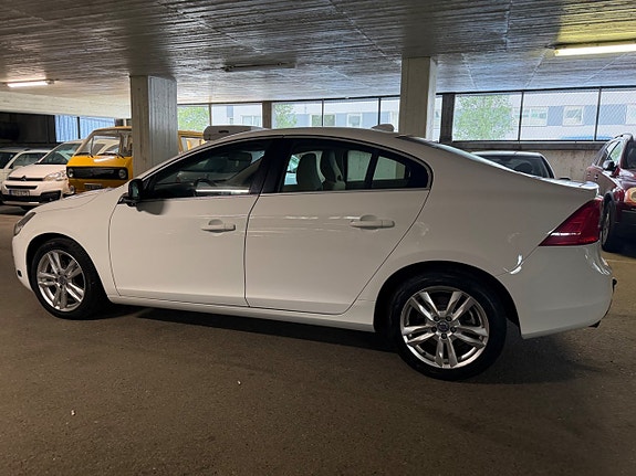 Volvo S60 8 of 18