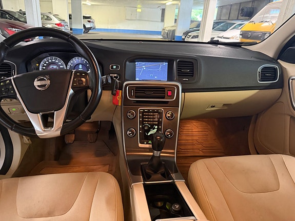 Volvo S60 12 of 18