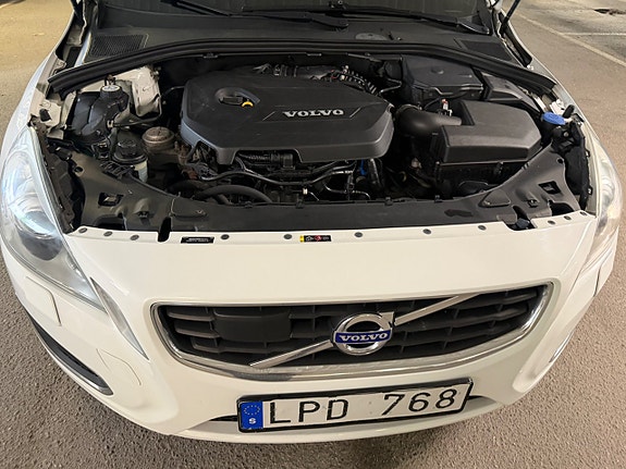 Volvo S60 13 of 18
