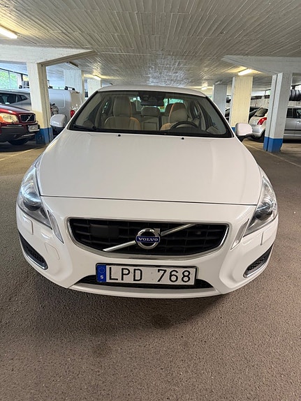 Volvo S60 3 of 18