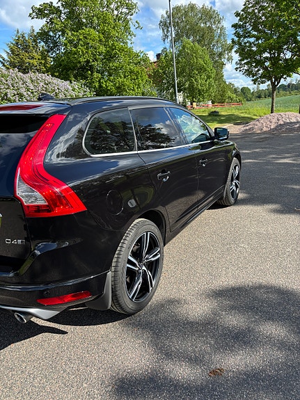 Volvo XC60 3 of 15