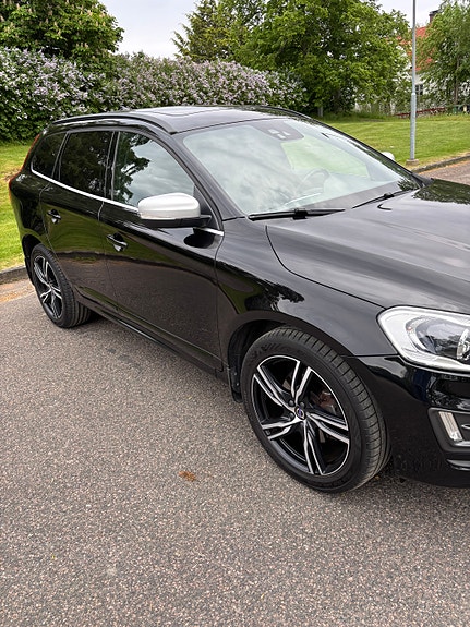 Volvo XC60 7 of 15