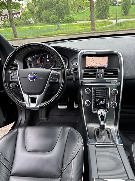 Volvo XC60 9 of 15