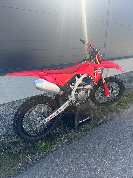 Honda CRF 450 2 of 6