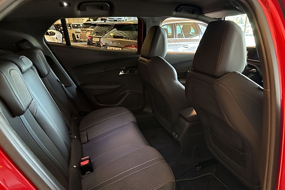 Peugeot 2008 13 of 14
