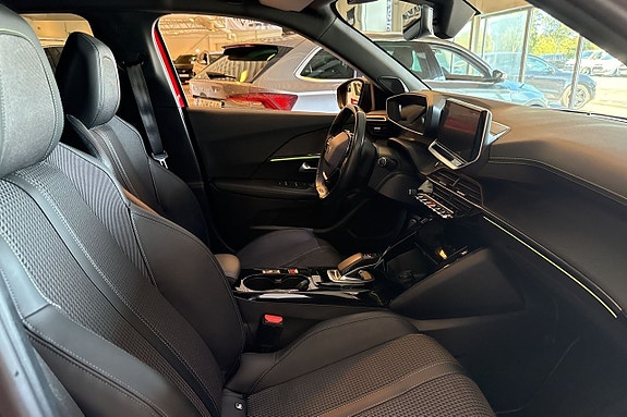 Peugeot 2008 11 of 14