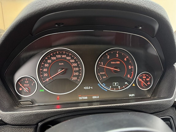 BMW 320 15 of 18