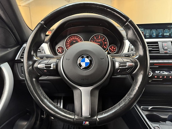 BMW 320 11 of 18