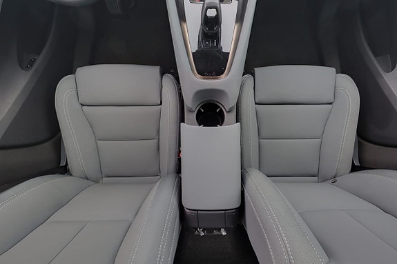 Polestar 2 9 of 18