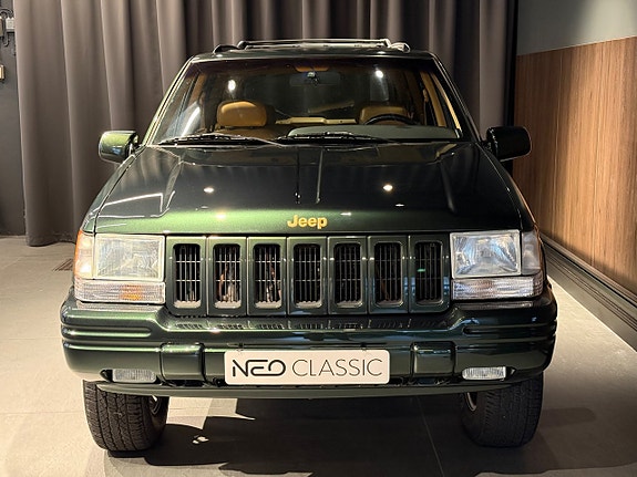Jeep Grand Cherokee 3 of 27
