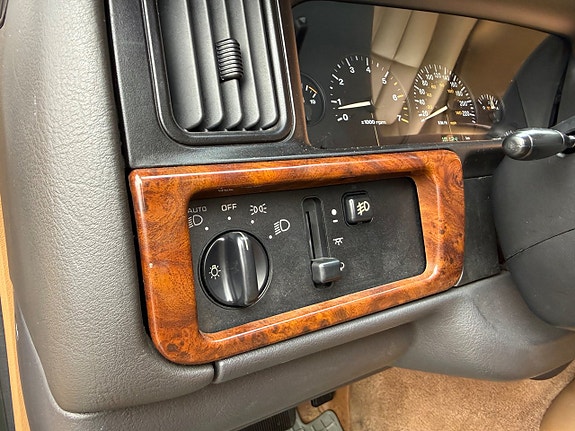Jeep Grand Cherokee 19 of 27