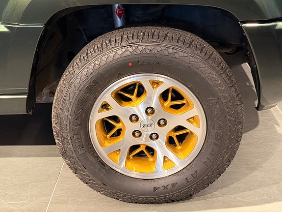 Jeep Grand Cherokee 27 of 27
