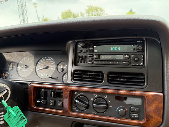 Jeep Grand Cherokee 18 of 27