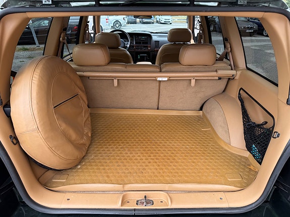 Jeep Grand Cherokee 25 of 27