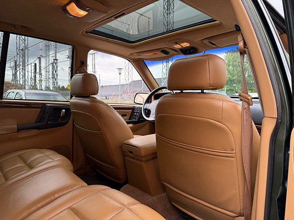 Jeep Grand Cherokee 24 of 27