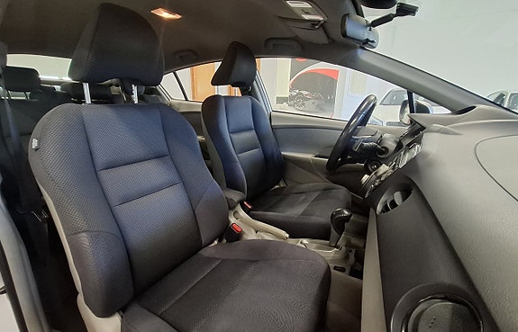 Honda Insight 11 of 22