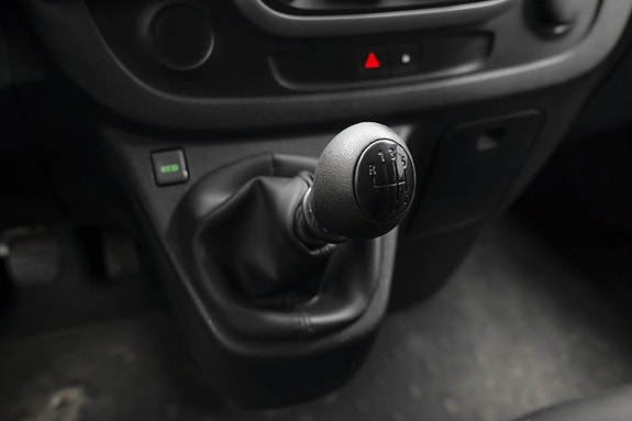 Renault Trafic 14 of 18