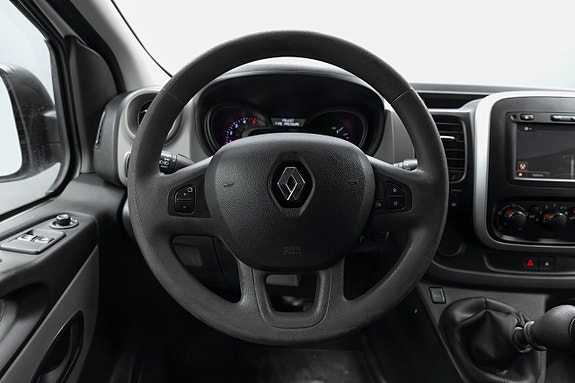 Renault Trafic 10 of 18