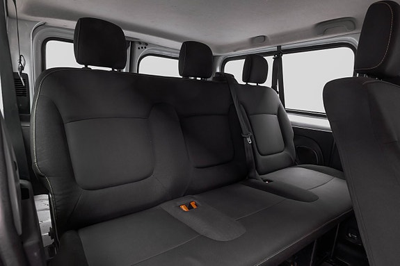 Renault Trafic 7 of 18