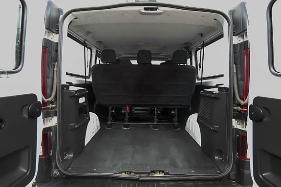 Renault Trafic 18 of 18