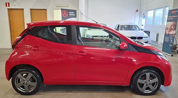 Toyota Aygo 8 of 23