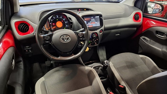 Toyota Aygo 2 of 23
