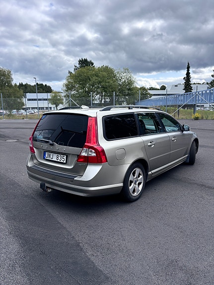 Volvo V70 4 of 14
