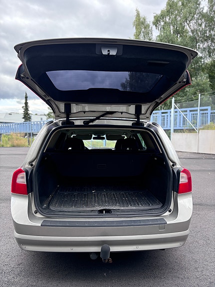 Volvo V70 11 of 14