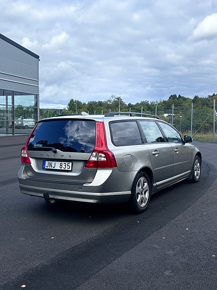 Volvo V70 6 of 14