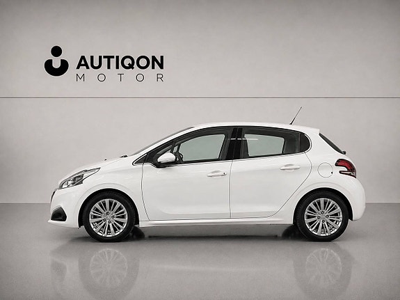 Peugeot 208 2 of 14
