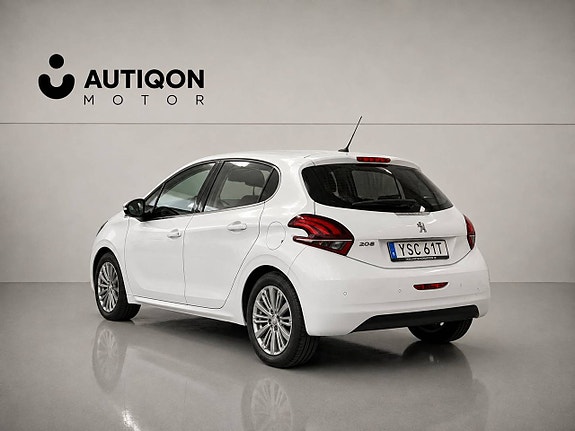 Peugeot 208 3 of 14