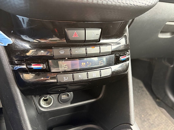 Peugeot 208 11 of 14