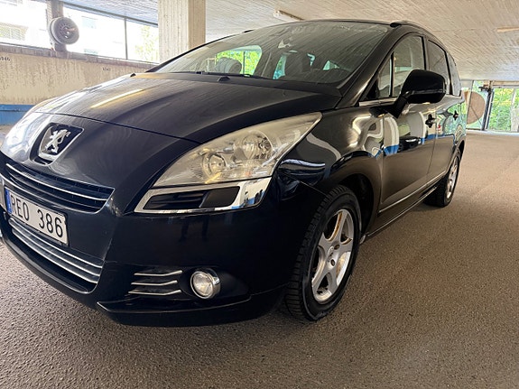 Peugeot 5008 2 of 11