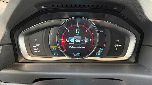 Volvo V70 13 of 19