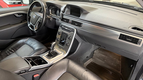 Volvo V70 8 of 19