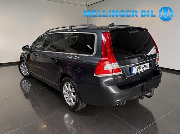 Volvo V70 4 of 19