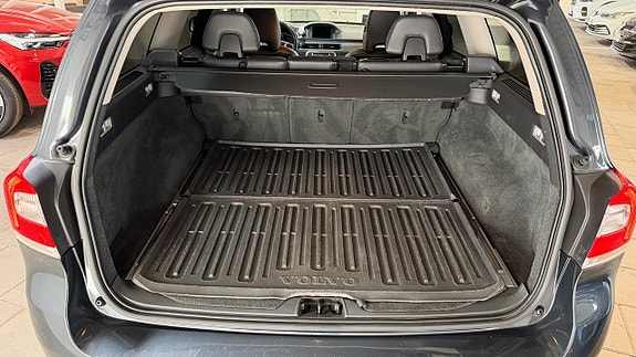 Volvo V70 12 of 19