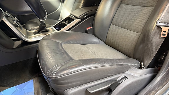 Volvo V70 10 of 19