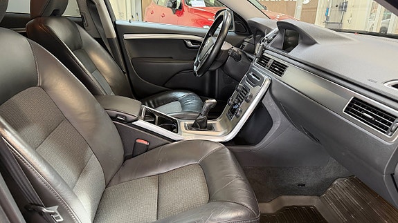 Volvo V70 7 of 19